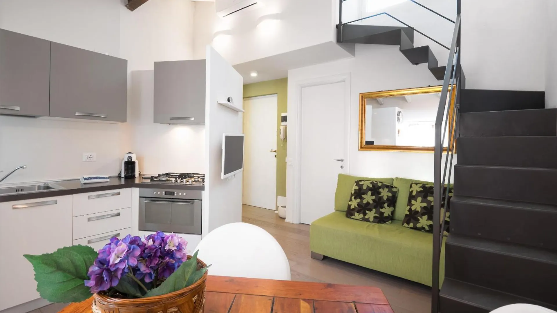 Flats4Rent Barbarani Apartment Verona